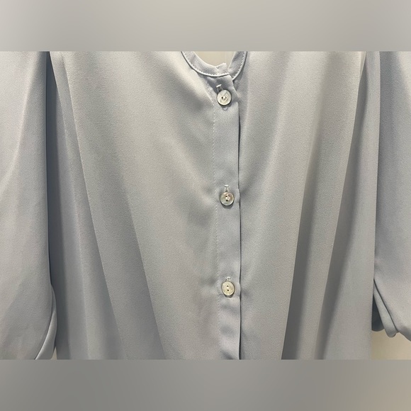 Cha Cha Vente Women’s Cold Shoulder Button Down - Picture 4 of 5